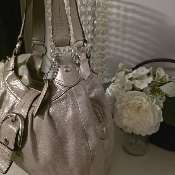 Coach Metallic Cream Shoulder Bag - Picture 4 of 9